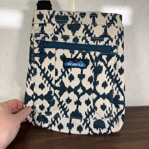 KAVU Keeper Crossbody Bag Adjustable Strap Blue Cream Geometric Print 11”x9”